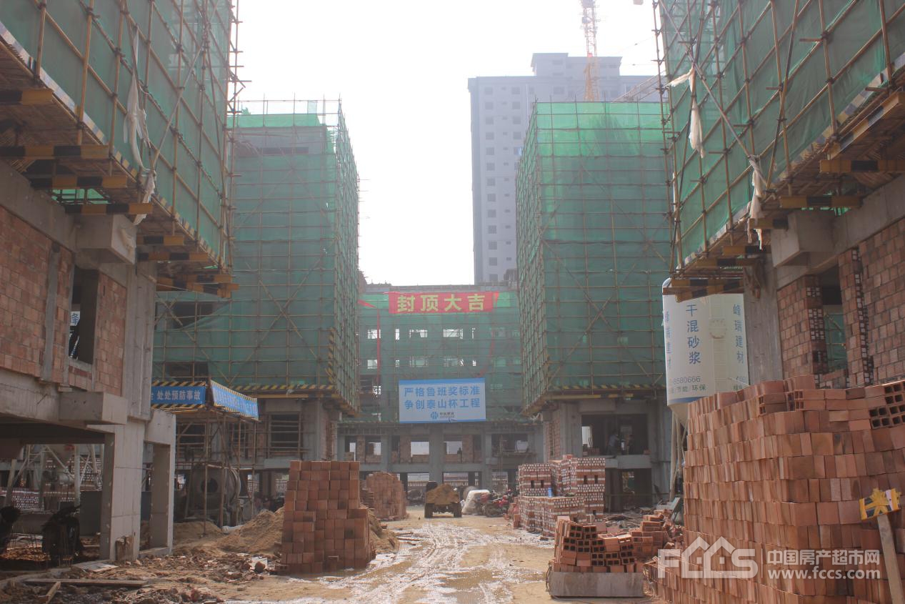 房超网探盘:滕州市上善·玺园十月份**工程进度