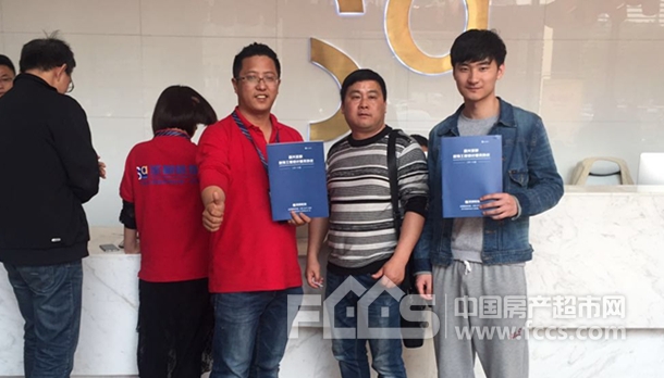 8重好礼 圣都装饰展示厅内人潮不断 订单不断