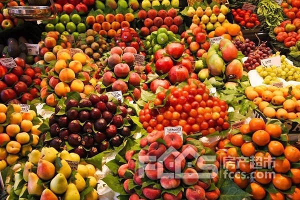 柳岸春风缤纷水果节玩趣来袭，和水果来场亲密嗨吧！