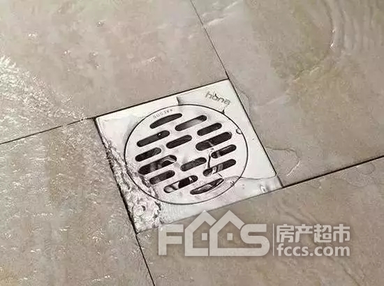 卫生间地漏处瓷砖怎么贴？
