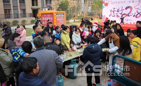 欢乐利时年，幸福一家亲！利时广场年味美食盛会举行