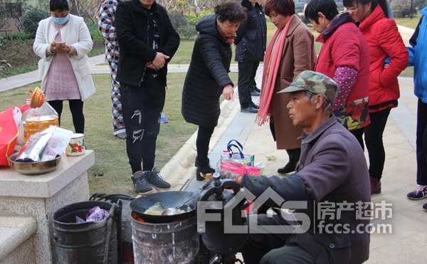 欢乐利时年，幸福一家亲！利时广场年味美食盛会举行